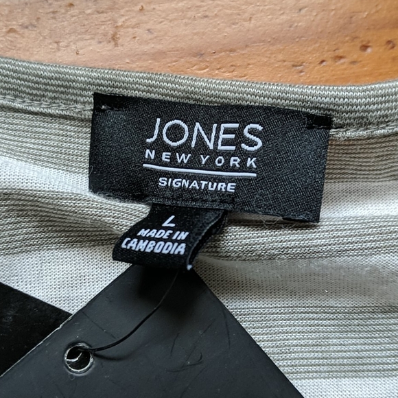 Jones New York signature step hem striped tank top - Picture 3 of 4